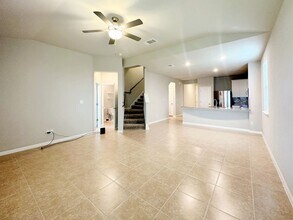 129 Blooming Trl in Kyle, TX - Building Photo - Building Photo