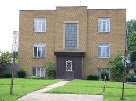 4252 Fulton Pky Apartments