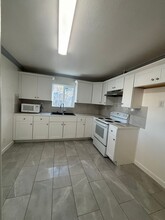 406 C St in Fairbanks, AK - Building Photo - Building Photo