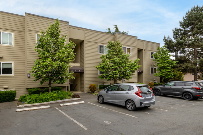 The Sandpiper Condo in Seattle, WA - Building Photo - Building Photo