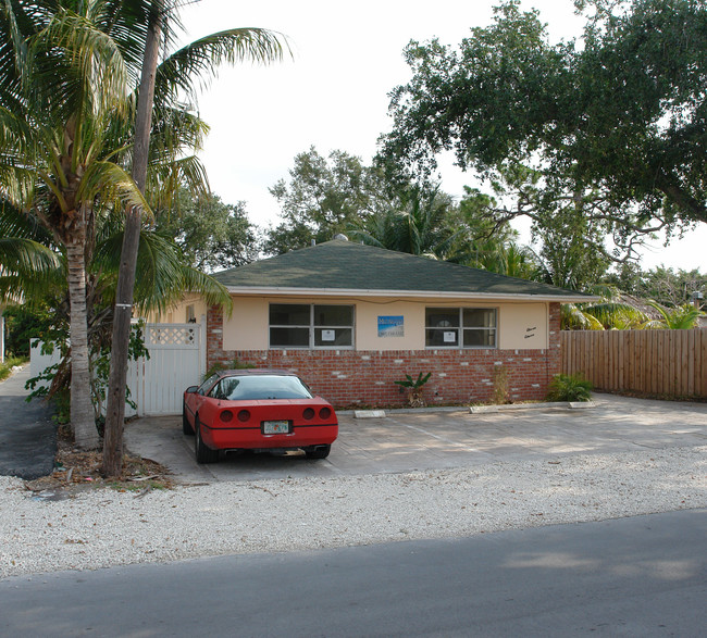 1111 Middle St in Fort Lauderdale, FL - Building Photo - Building Photo