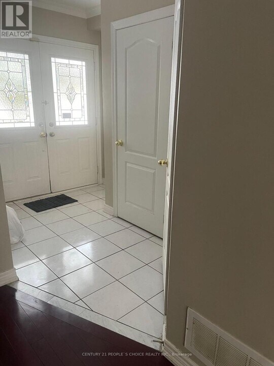 7196 Gagliano Dr in Mississauga, ON - Building Photo