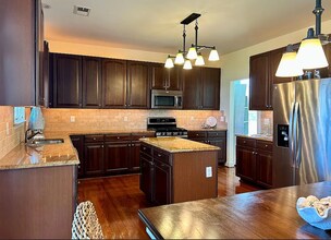 33742 Reservoir Dr in Lewes, DE - Foto de edificio - Building Photo