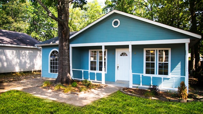 property at 5 Oak Forest Pl