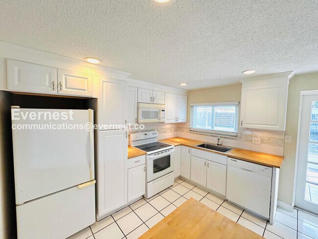 1126 Normandy Blvd in Holiday, FL - Building Photo - Building Photo