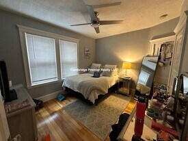 207 Boston Ave, Unit B in Medford, MA - Building Photo