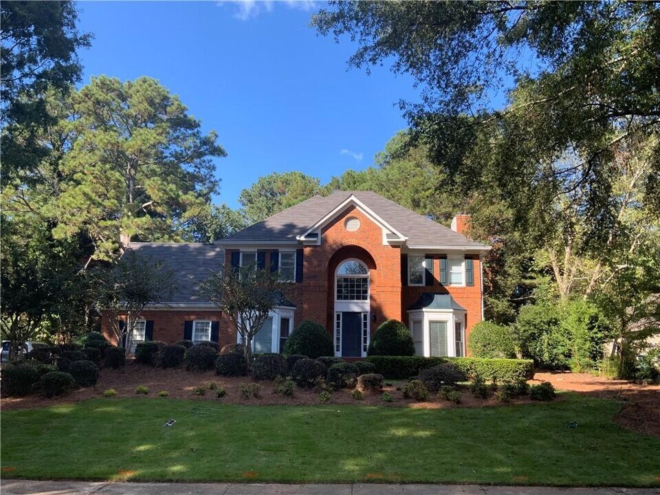 165 Kiveton Park Dr in Roswell, GA - Building Photo