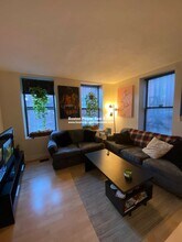 5 Grove St, Unit 2 in Boston, MA - Foto de edificio - Building Photo