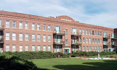 Victorian Court in St. Joseph, MO - Building Photo