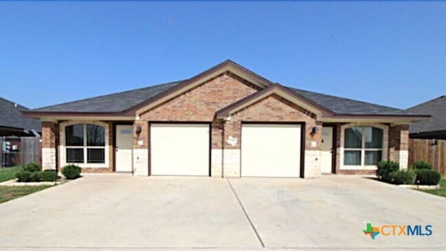 property at 4310 Hunters Pl Dr