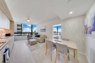 350 N Miami Ave, Unit SI ID1501545P in Miami, FL - Building Photo - Building Photo