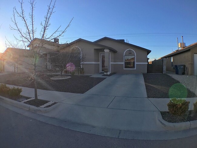 3329 Scarlet Point Dr