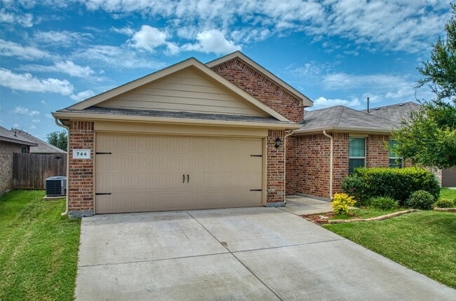 744 Walls Blvd, Unit WAIT1 in Crowley, TX - Building Photo - Building Photo