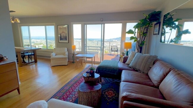 property at 372 Cresta Vista Dr