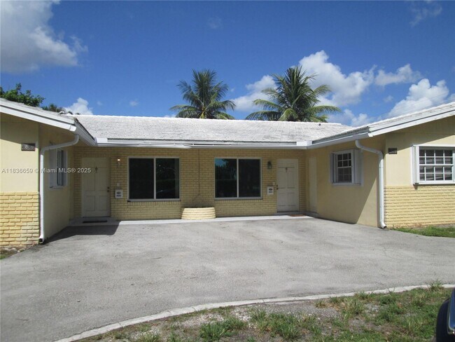 4831 Bayview Dr in Fort Lauderdale, FL - Building Photo - Building Photo
