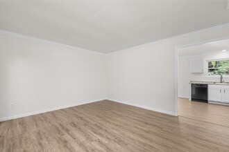 1392 Langholm Dr in Florissant, MO - Building Photo - Building Photo