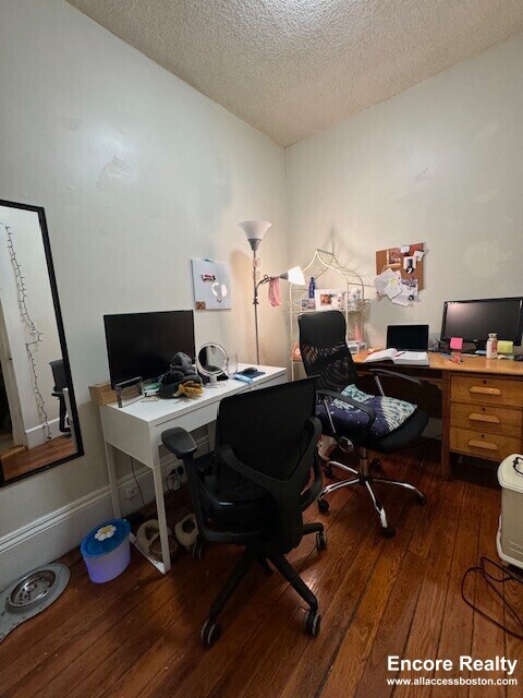 121 Brook St in Brookline, MA - Foto de edificio - Building Photo