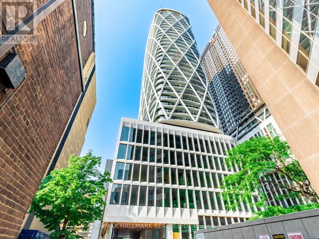 property at 230-3230 Simcoe St