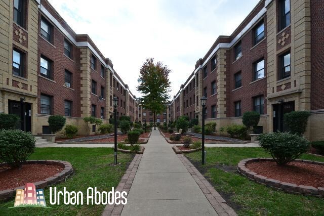 822 W Waveland Ave, Unit A04C in Chicago, IL - Foto de edificio