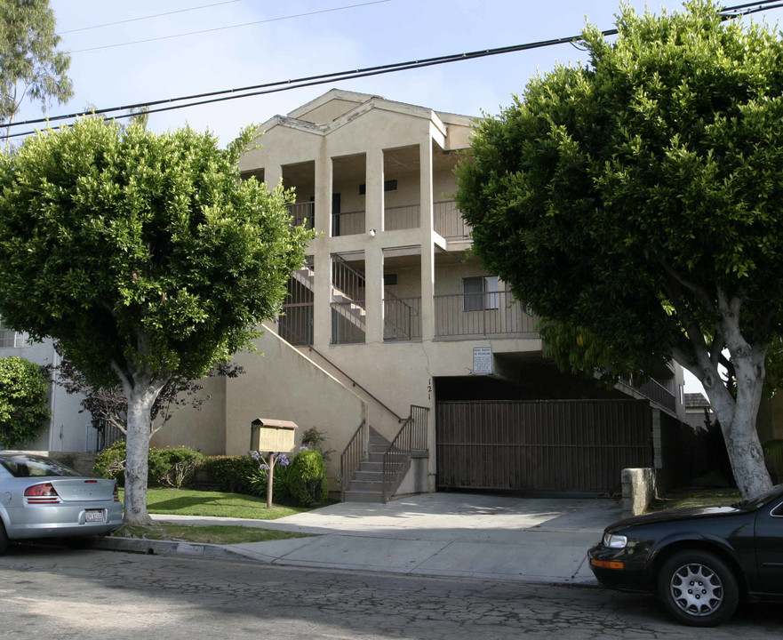 121 Lime St in Inglewood, CA - Building Photo