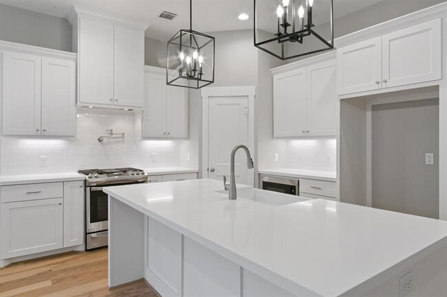 1121 E 27th St in Houston, TX - Building Photo - Building Photo