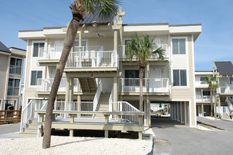 Soundside in Gulf Breeze, FL - Building Photo - Building Photo