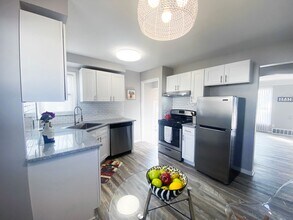 14011 Broadway Ave in Garfield Heights, OH - Building Photo - Building Photo