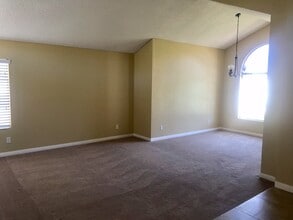 2828 La Cima Rd in Corona, CA - Building Photo - Building Photo