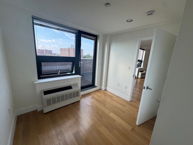 9639-96-66 66th Ave in Rego Park, NY - Building Photo - Building Photo