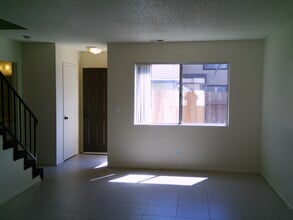 404 W Barton Ave in Lompoc, CA - Building Photo - Building Photo