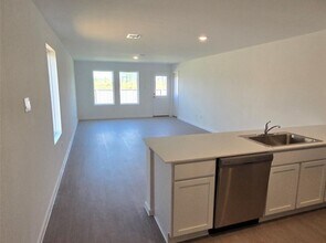 1723 W Stroker Rd in Crosby, TX - Building Photo - Building Photo