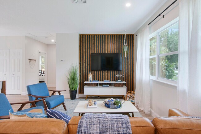 property at 2559 Conroy Dr