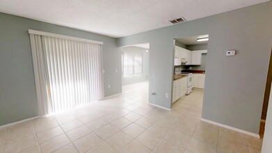 2713 Pinewood Dr NE in Palm Bay, FL - Building Photo - Building Photo