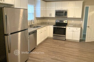 680 Wood Path Ct, Unit 3rd floor unit in Stone Mountain, GA - Building Photo - Building Photo