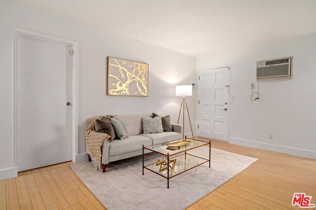 11959 Dorothy St in Los Angeles, CA - Building Photo - Building Photo