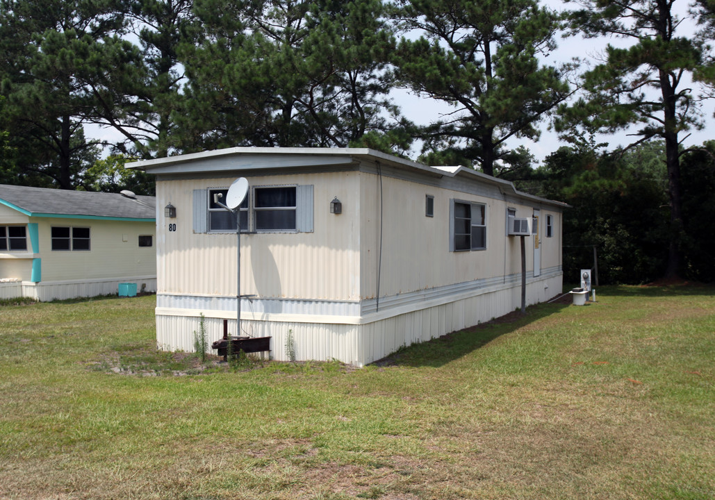 J & M Mobile Home Park in Hampstead, NC - Building Photo