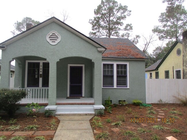 property at 706 W 2nd Ave