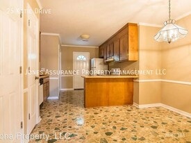 25 Katie Dr in Greenville, SC - Building Photo