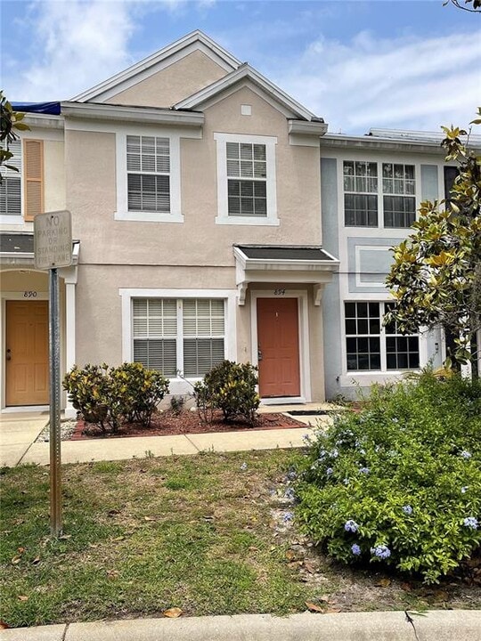 894 Vineland Pl in Lake Mary, FL - Building Photo