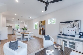 3417 Yellowstone Blvd in Houston, TX - Building Photo - Building Photo