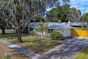 756 Hillcrest Dr in Bradenton, FL - Building Photo