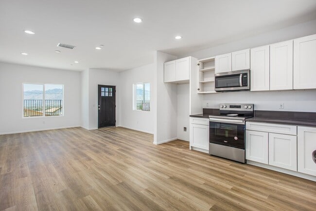11075 Mesquite Ave in Desert Hot Springs, CA - Building Photo - Building Photo