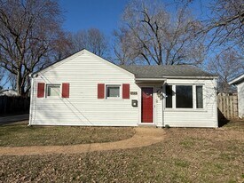 1725 St Catherine St in Florissant, MO - Building Photo