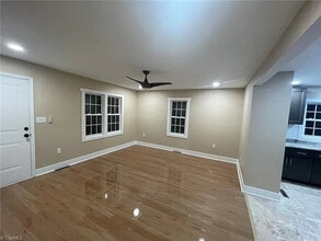 5214 Summit Ave in Greensboro, NC - Building Photo - Building Photo