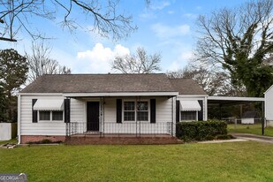 8467 Fairview Dr in Douglasville, GA - Building Photo