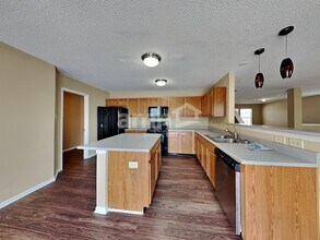 5862 N Quincy Dr in McCordsville, IN - Foto de edificio - Building Photo