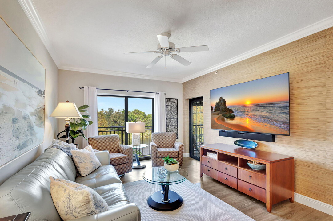 4903 Midtown Ln in Palm Beach Gardens, FL - Building Photo