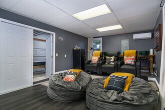 120 Whitney Dr in Asheville, NC - Building Photo - Building Photo