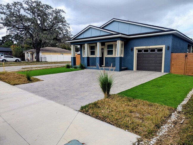 8217 N Brooks St in Tampa, FL - Building Photo - Building Photo
