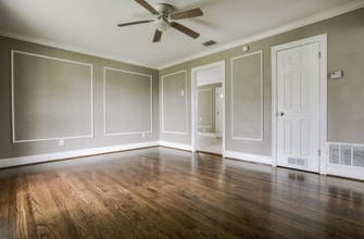 417 E Holley St in Mesquite, TX - Foto de edificio - Building Photo